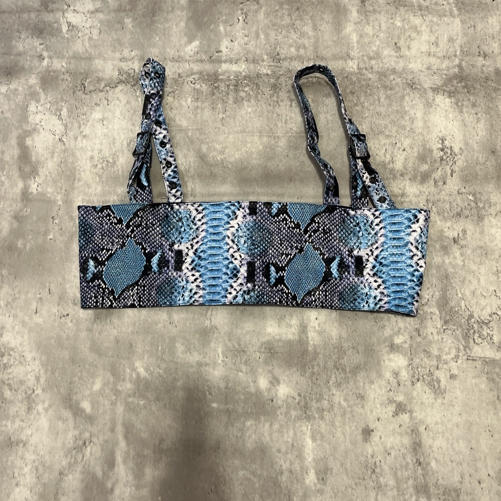 POSTER GIRL Blue and Black Snake Print Top